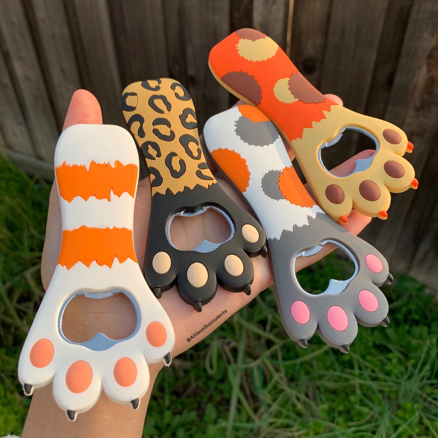 1 PCS Cute ’Cat Paw‘ Magnet Bottle Opener