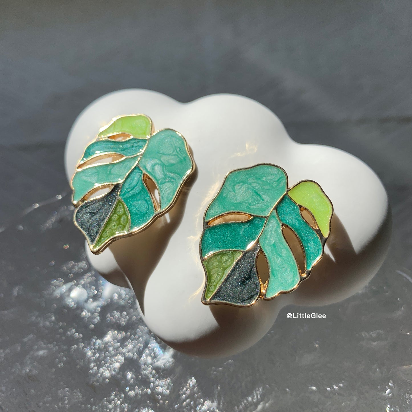 Asymmetric Variegated Monstera Enamel Leaf Drop Pendant Earrings #Green (Stainless steel post)