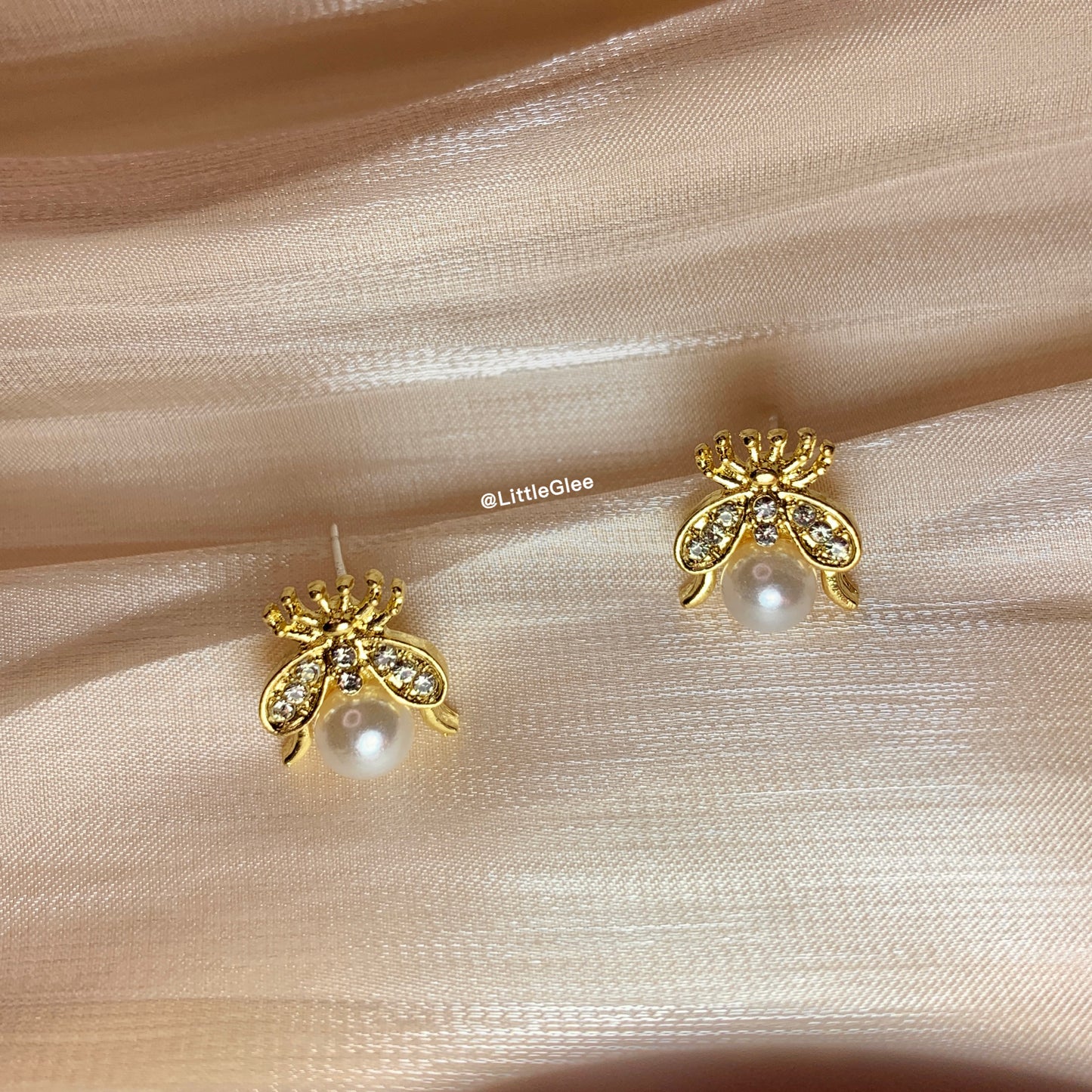Simple Exquisite Bee With Faux Pearl Earrings (S925 Post)
