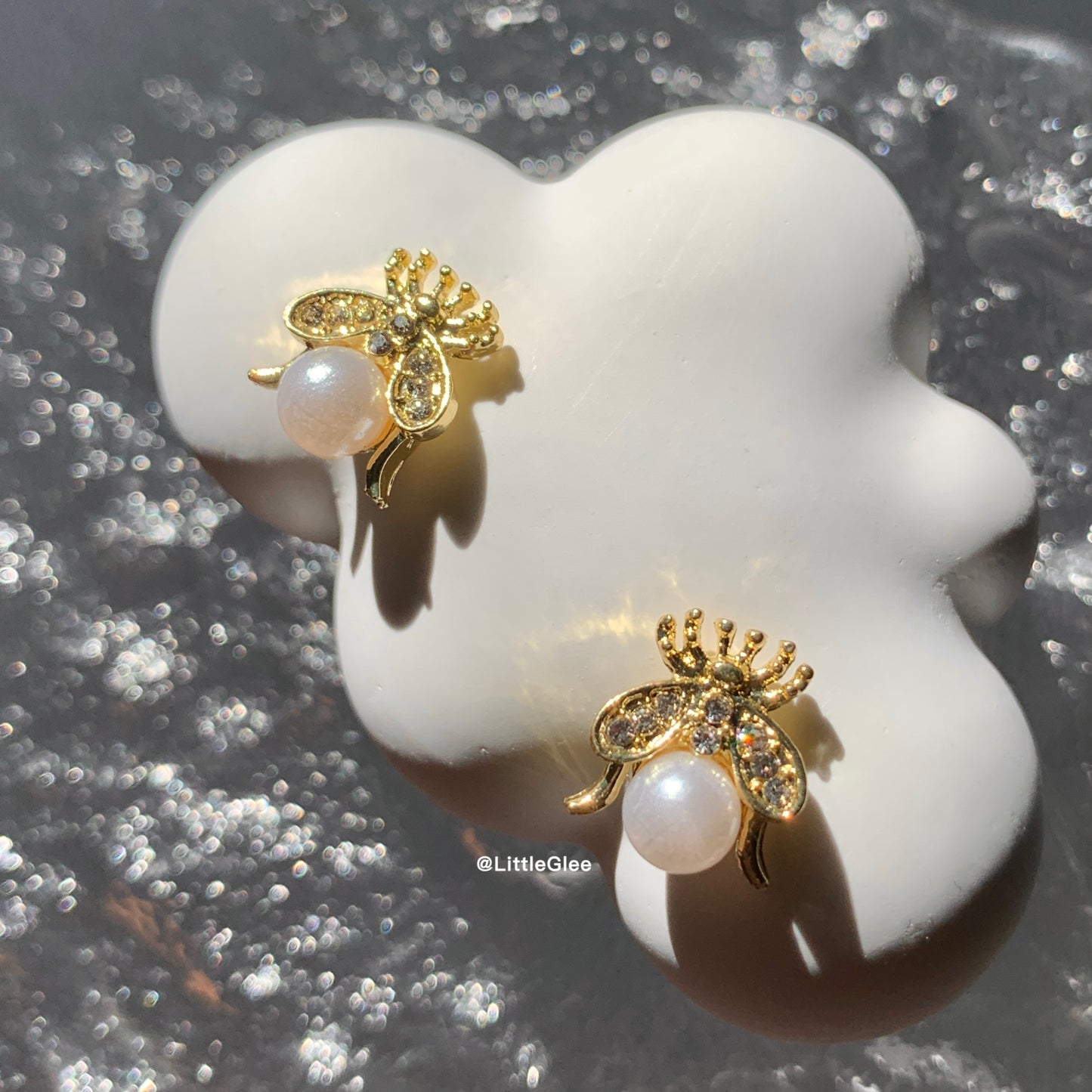 Simple Exquisite Bee With Faux Pearl Earrings (S925 Post)