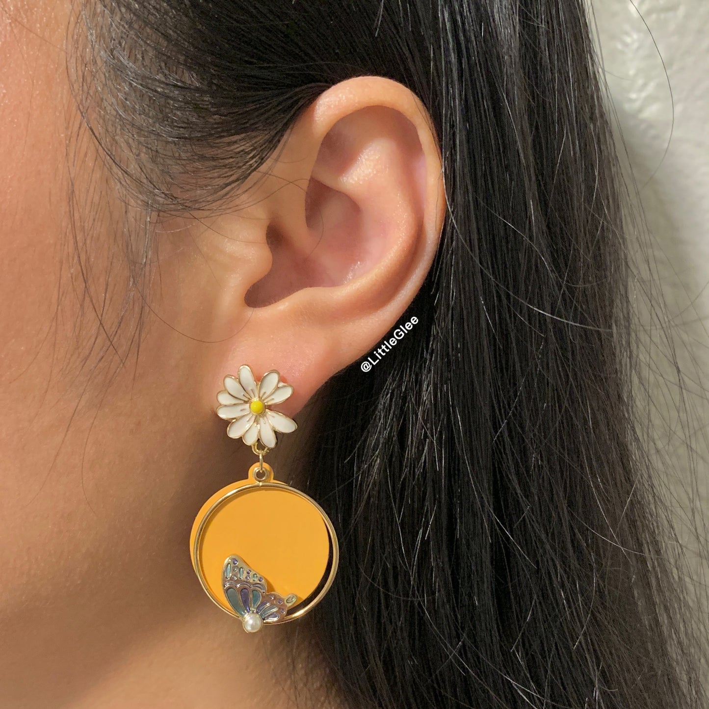Daisy Butterfly Enamel Replicate Leather Pearls Earrings (S925 Post)