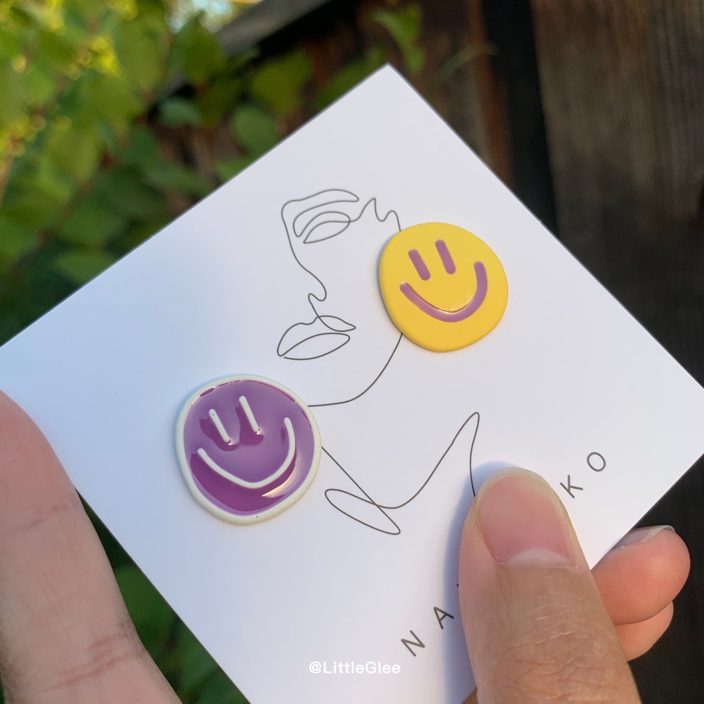 Asymmetric Stoving Varnish Contrast Color Smily Faces (S925 Post)