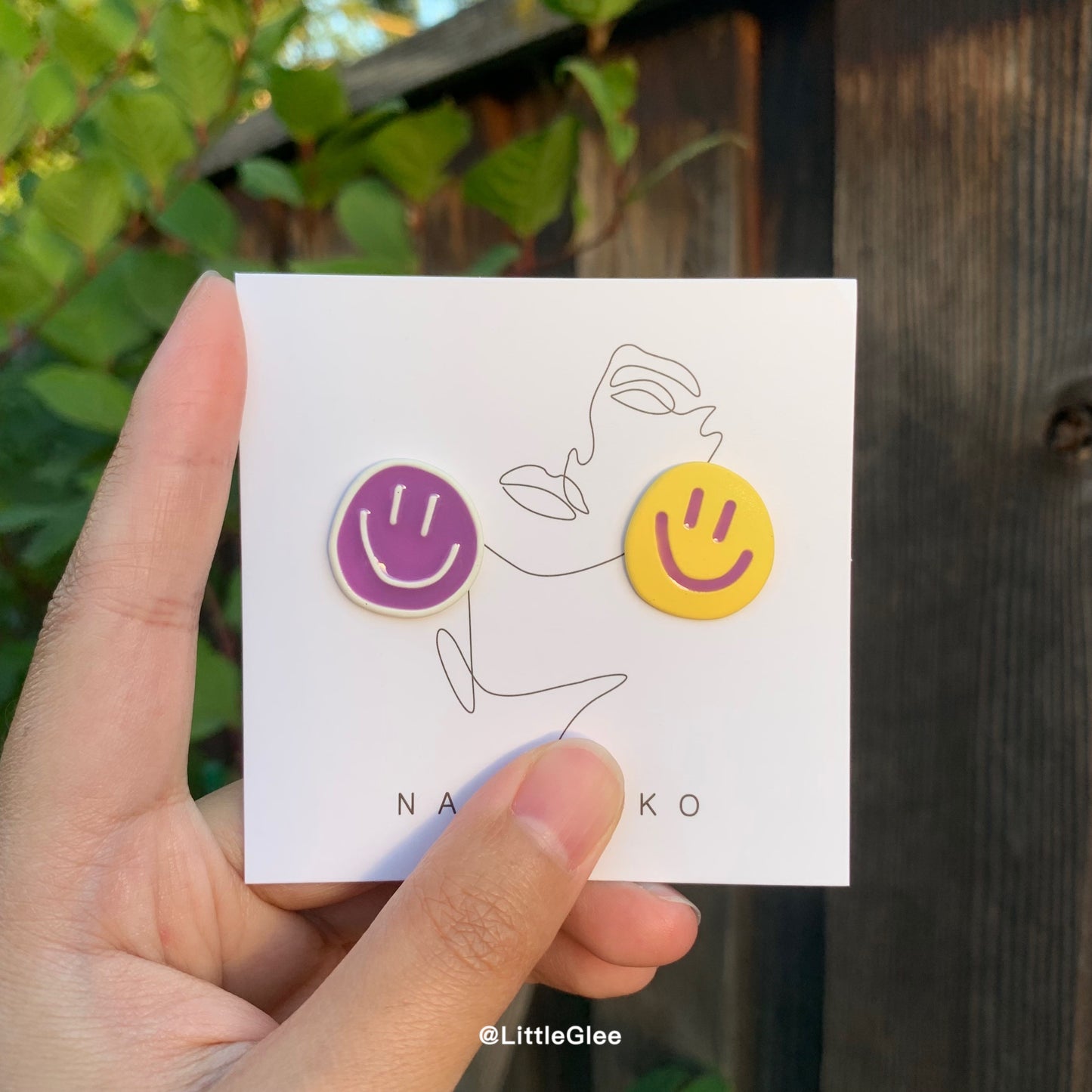 Asymmetric Stoving Varnish Contrast Color Smily Faces (S925 Post)