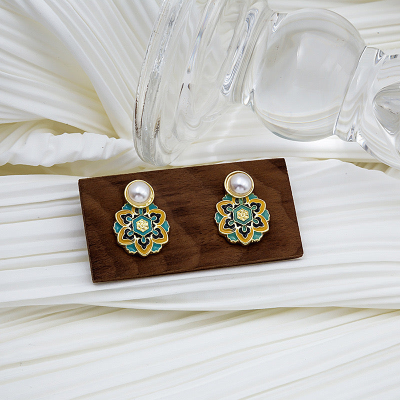 Vintage Enamel Pearls Hexagram Earrings (Silver with Copper Post)