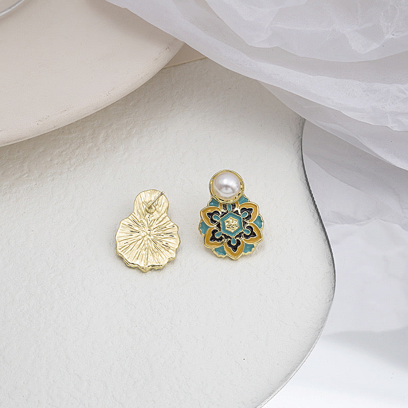 Vintage Enamel Pearls Hexagram Earrings (Silver with Copper Post)