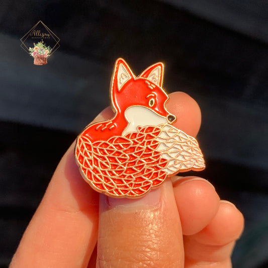 Cute 'Leaf Tail Fox' Enamel Pin