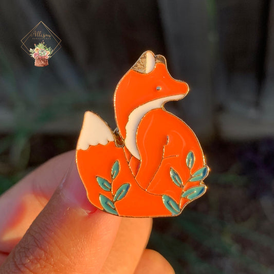 Kawaii 'Fox love Plants' Enamel Pin