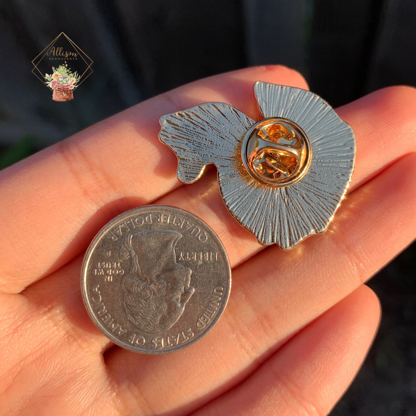 Kawaii 'Fox love Plants' Enamel Pin
