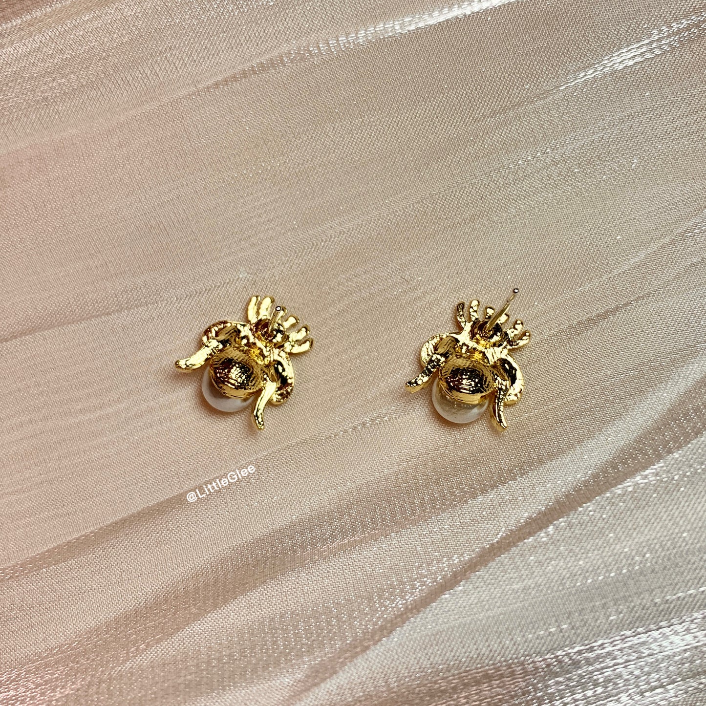 Simple Exquisite Bee With Faux Pearl Earrings (S925 Post)